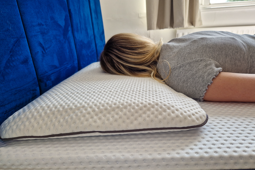 Stomach sleeper on Emma Premium pillow